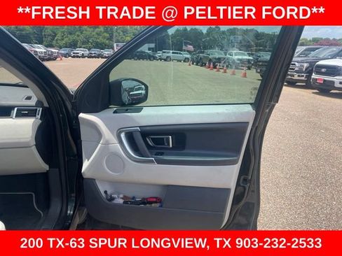 Used 2017 Land Rover Discovery Sport SE AWD/4WD image 17