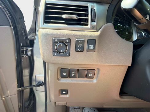 Used 2019 Lexus GX 460 Luxury AWD/4WD image 30