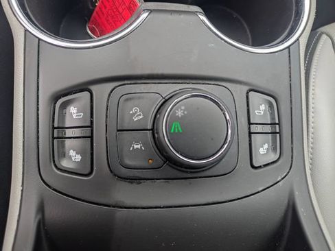 Used 2024 GMC Terrain SLT FWD image 36