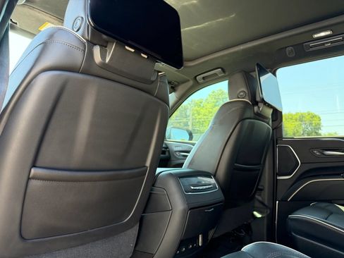 Used 2021 Cadillac Escalade Sport w/ Driver Assist Tech Package AWD/4WD image 34