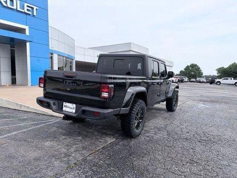 Used 2022 Jeep Gladiator Sport AWD/4WD image 7