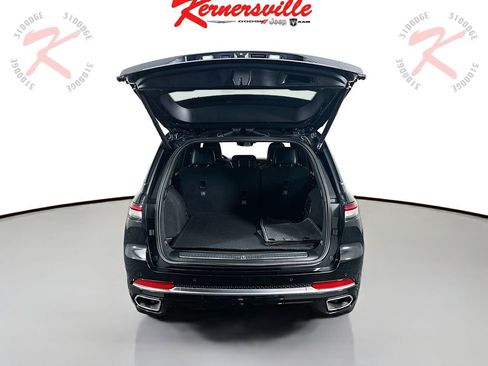 Used 2023 Jeep Grand Cherokee Summit image 29