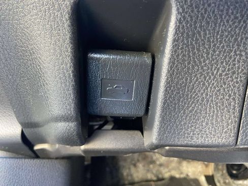 Used 2025 Toyota Camry SE FWD image 29