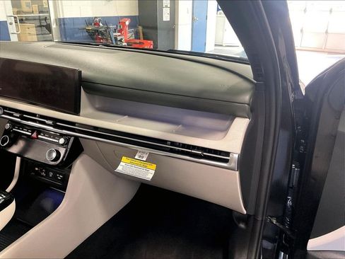 Used 2025 Hyundai Tucson Limited AWD/4WD image 13