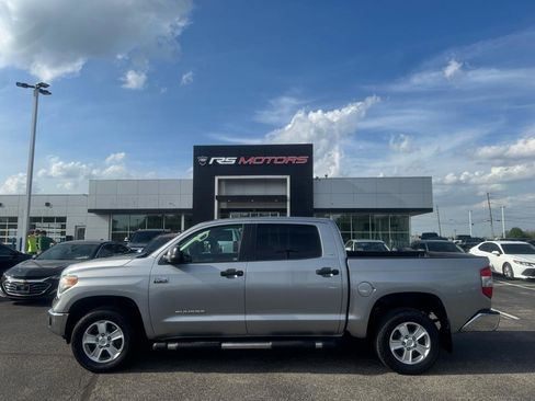 Used 2017 Toyota Tundra SR5 w/ SR5 Upgrade Package AWD/4WD image 4