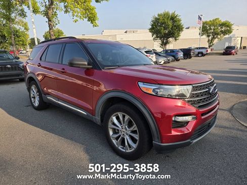 Used 2020 Ford Explorer XLT w/ Equipment Group 202A AWD/4WD image 3