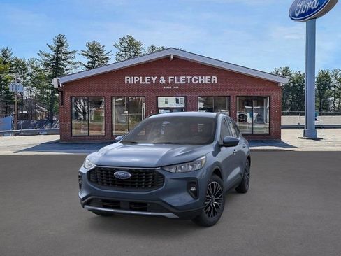 New 2026 Ford Escape SE w/ Class II Trailer Tow Package image 2