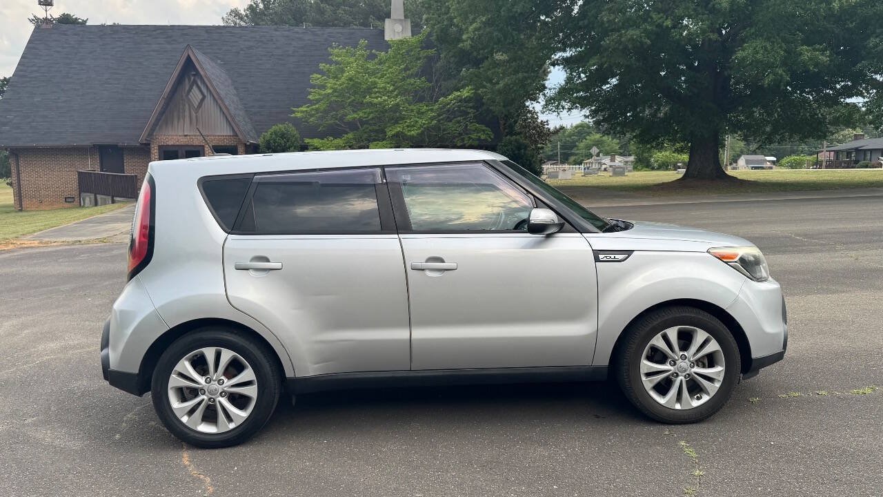 Used 2014 Kia Soul + w/ Audio Package FWD image 9