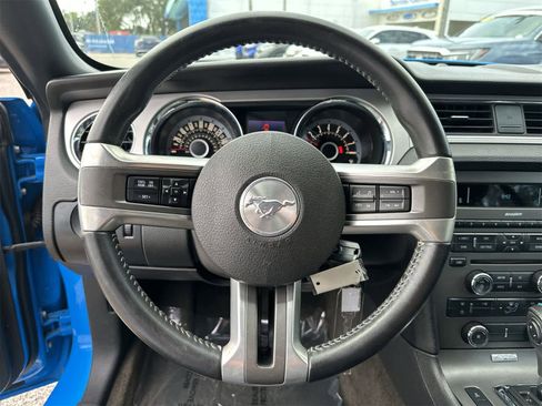 Used 2013 Ford Mustang GT Premium image 3