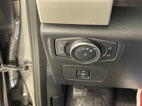 Used 2015 Ford F150 Lariat w/ Trailer Tow Package image 15