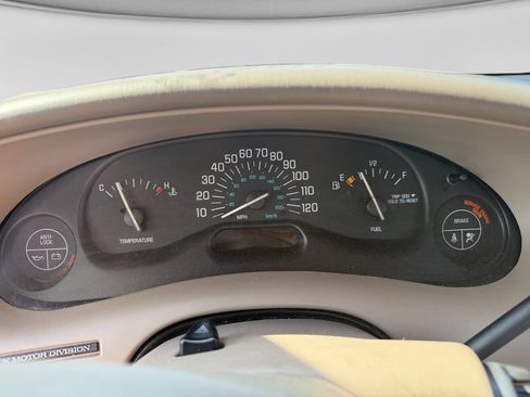 Used 2002 Buick Century Custom w/ Special Edition Pkg FWD image 5