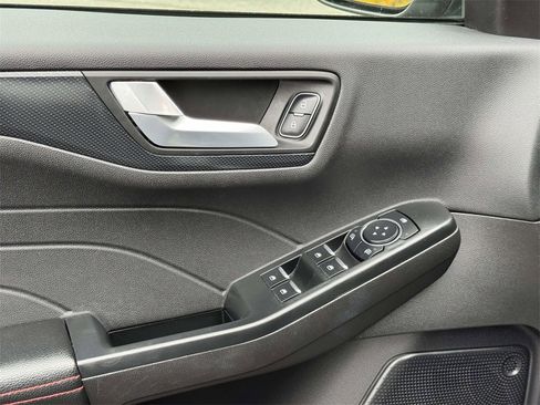 Used 2024 Ford Escape ST-Line w/ Cold Weather Package image 18