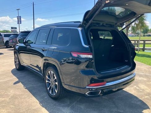 Used 2023 Jeep Grand Cherokee L Overland w/ Luxury Tech Group IV AWD/4WD image 14