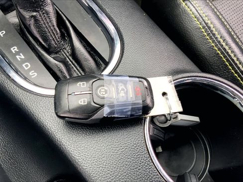 Used 2017 Ford Mustang Coupe RWD image 13