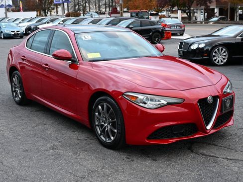 Used 2019 Alfa Romeo Giulia AWD w/ Cold Weather Package image 5