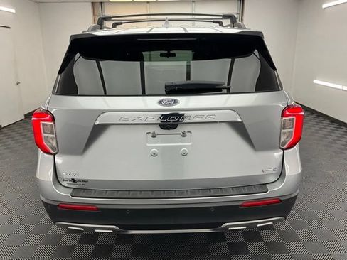Used 2020 Ford Explorer XLT w/ Equipment Group 202A AWD/4WD image 22