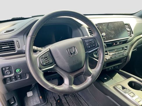 Used 2025 Honda Ridgeline TrailSport image 11