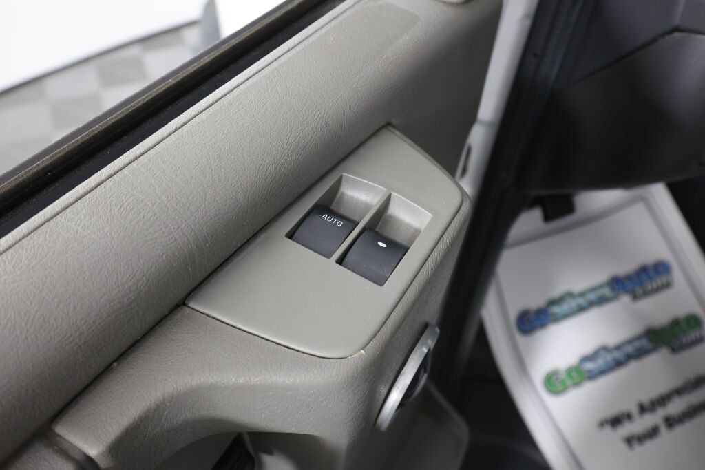 Used 2015 GMC Savana 2500 RWD image 23