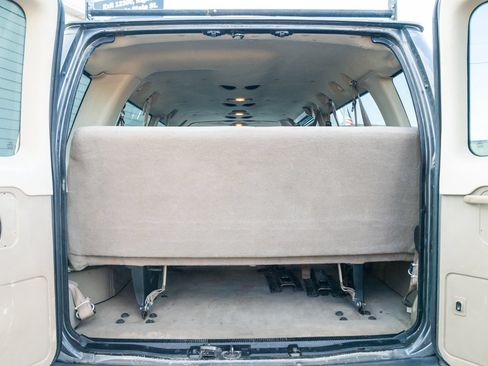 Used 2006 Ford E-350 and Econoline 350 XL RWD image 7