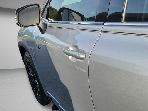 Used 2021 Toyota Highlander Limited FWD image 27