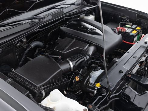 Used 2017 Toyota Tacoma SR5 image 38