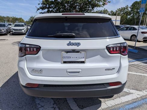 Used 2024 Jeep Compass Latitude AWD/4WD image 5