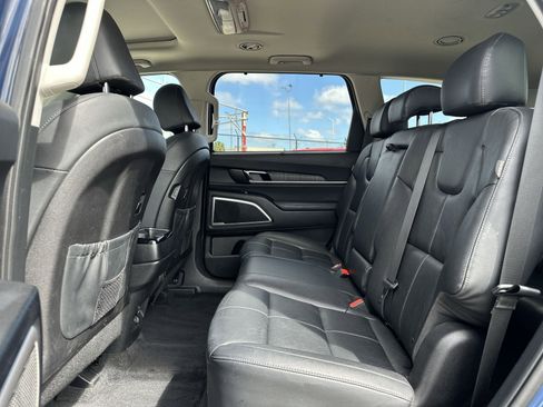 Certified 2024 Kia Telluride EX FWD image 24