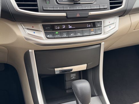 Used 2013 Honda Accord LX image 25