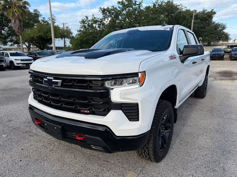 Used 2023 Chevrolet Silverado 1500 LT Trail Boss w/ Protection Package AWD/4WD image 2