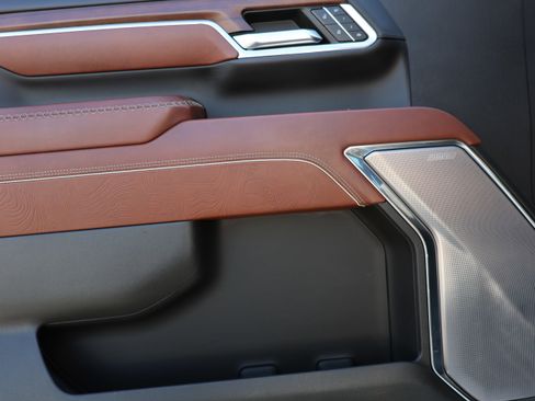 Used 2024 GMC Sierra 2500 Denali Ultimate w/ Snow Plow Prep/Camper Package image 19