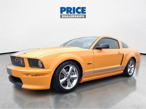 Used 2008 Ford Mustang GT Premium RWD image 2