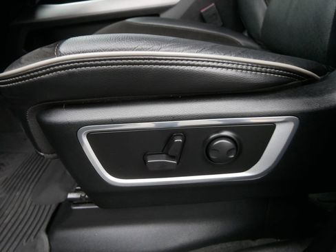 Used 2024 RAM 1500 Laramie AWD/4WD image 19