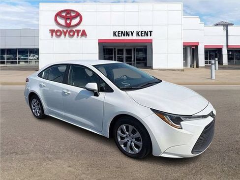 Certified 2025 Toyota Corolla LE FWD image 1