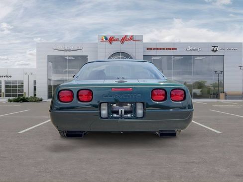 Used 1994 Chevrolet Corvette Coupe RWD image 4