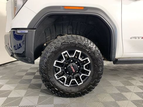 Used 2024 GMC Sierra 2500 AT4X AWD/4WD image 9