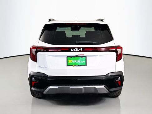 Used 2025 Kia Seltos S FWD image 8
