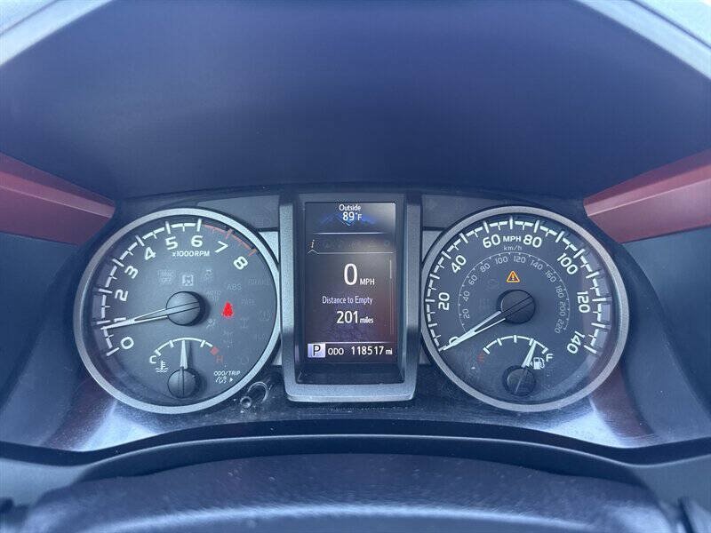 Used 2016 Toyota Tacoma TRD Sport AWD/4WD image 27