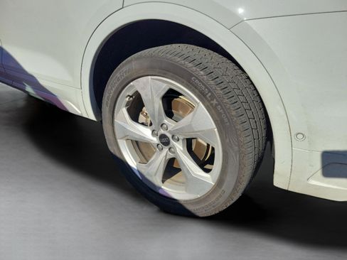 Used 2023 Audi Q5 2.0T Prestige image 29