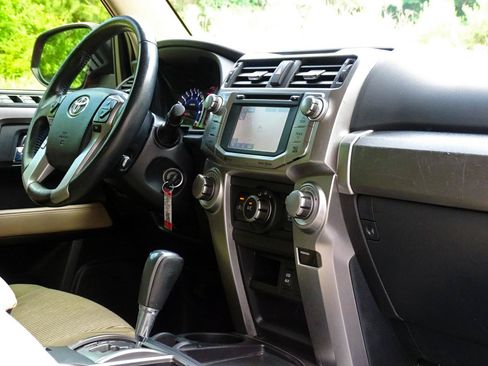 Used 2018 Toyota 4Runner SR5 RWD image 30