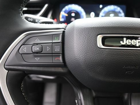 New 2025 Jeep Grand Cherokee L Altitude image 2