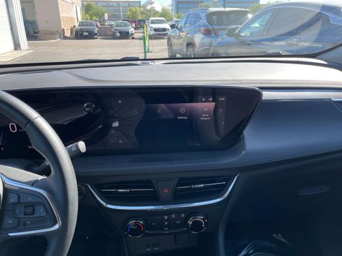 Used 2025 Buick Encore GX Preferred image 18