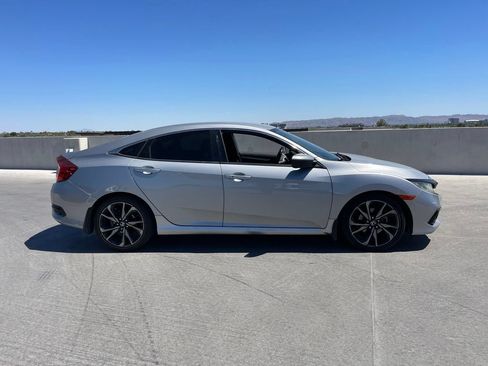 Used 2019 Honda Civic Sport image 3