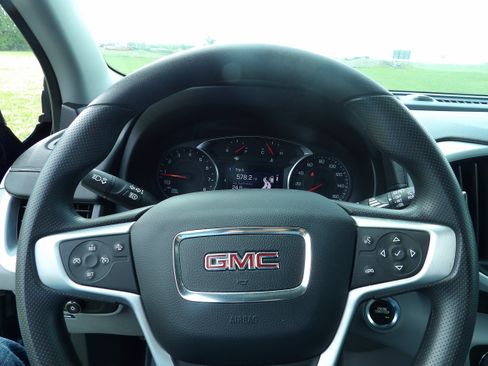 Used 2023 GMC Terrain SLE w/ Driver Convenience Package AWD/4WD image 14