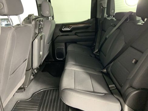 Used 2025 GMC Sierra 1500 Elevation image 19