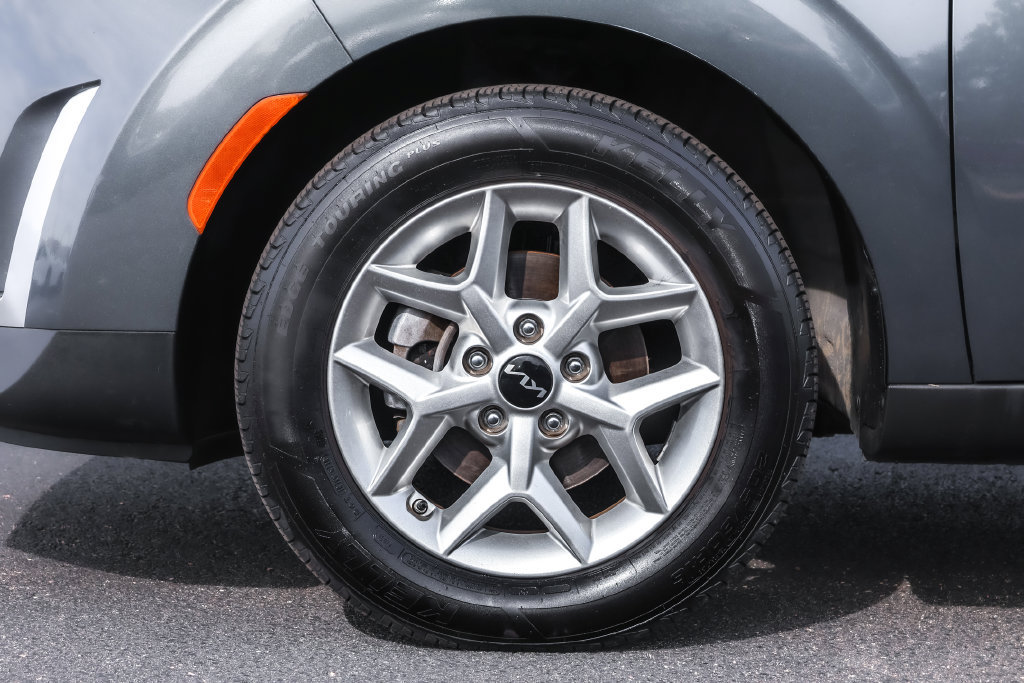 Used 2024 Kia Soul LX w/ Option Group 015 FWD image 15