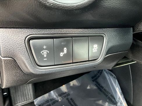 Certified 2023 Kia Forte LXS w/ LXS Technology Package image 35