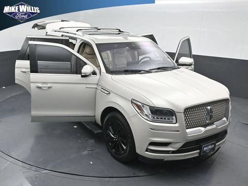 Used 2020 Lincoln Navigator Reserve w/ Equipment Group 208A Reserve RWD image 25