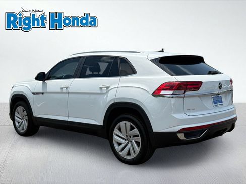 Used 2020 Volkswagen Atlas Cross Sport SE w/ Towing Package AWD/4WD image 4