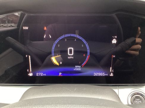 Used 2025 Chevrolet Trax LT FWD image 22