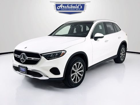 Used 2024 Mercedes-Benz GLC 300 4MATIC image 3
